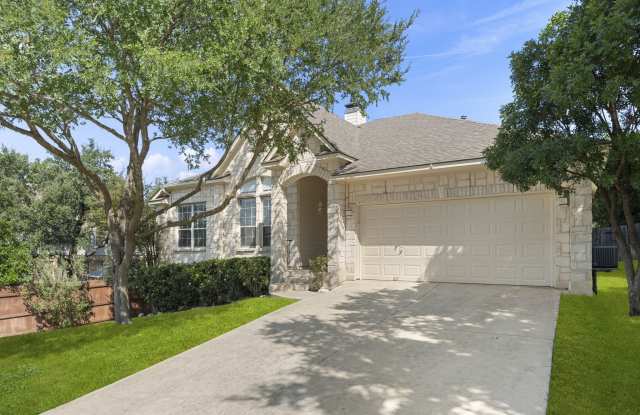 915 Treaty Oak