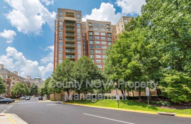 11776 Stratford House Place