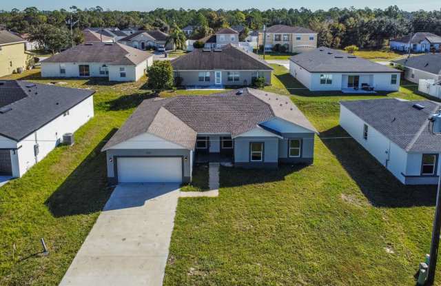 Beautiful 3BR / 2.5BA Home with Nearly 1,700 Sq Ft in Poinciana