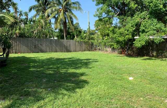 913 SW 15th Ter - 913 Southwest 15th Terrace, Fort Lauderdale, FL 33312