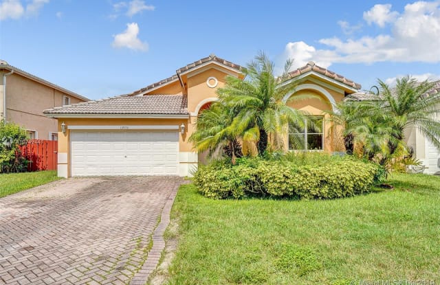 13970 SW 154th Pl - 13970 Southwest 154th Place, Country Walk, FL 33196