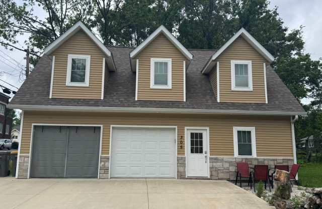 Photo of 305 E Wylie Street