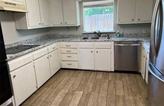 220 W Denison Avenue