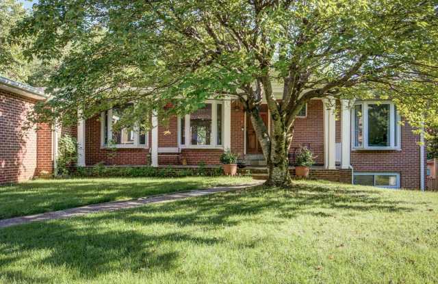 1633 WRIGHTSON Drive