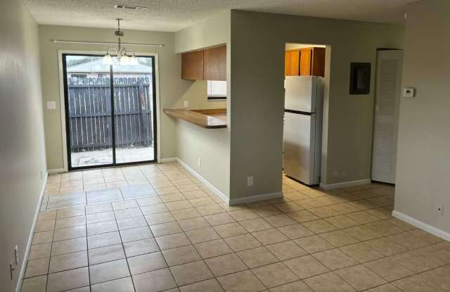 3839 NW HUNTSBORO ST APR 101