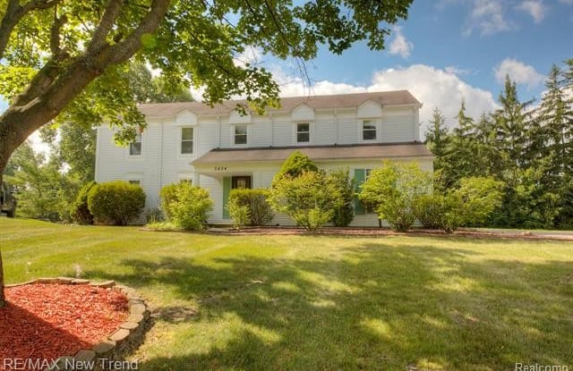 5424 KINGSFIELD Drive - 5424 Kingsfield Drive, Oakland County, MI 48322