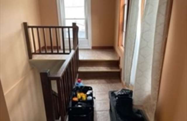 28 Wyman St