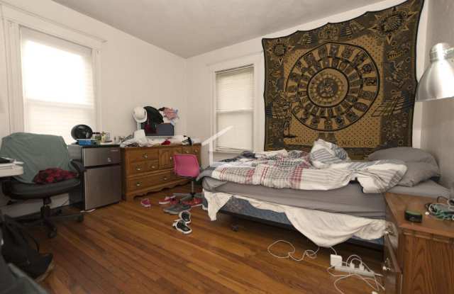 3 bed in Allston
