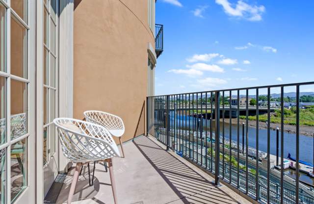 Fully Furnished Condo in the prestigious Riverfront - 588 Main Street, Napa, CA 94559