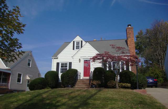 Completely Renovated 3 bedroom  1.5 bath Cape Cod for Rent!