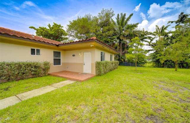 14709 NE 7th Ave - 14709 Northeast 7th Avenue, Golden Glades, FL 33161