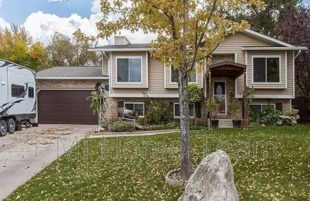 4832 South 3325 West