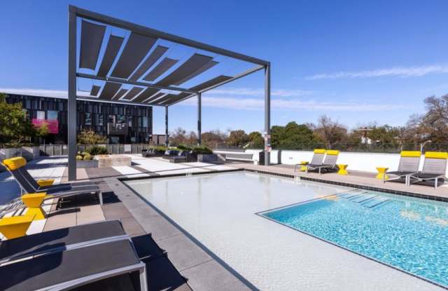 Photo of 1102 S Lamar Blvd