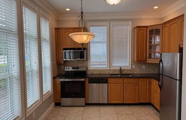 100 Downing Street Unit# 16