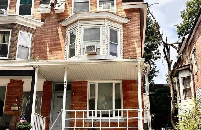 Photo of 429 W BRINGHURST Street unit: 1