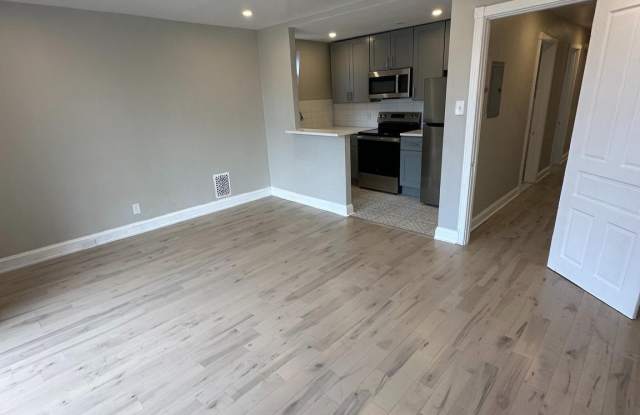 4710 WARRINGTON Avenue unit: 3