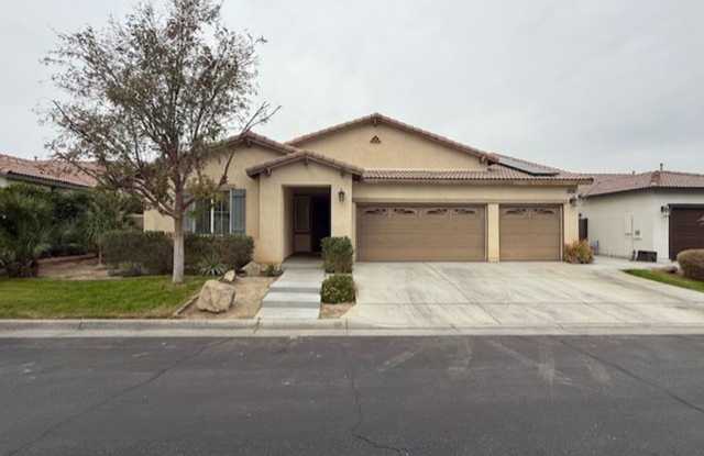 Home with Solar in Gated Sonora Wells