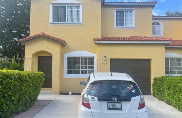 1804 SW 101 Ter - 1804 Southwest 101st Terrace, Miramar, FL 33025