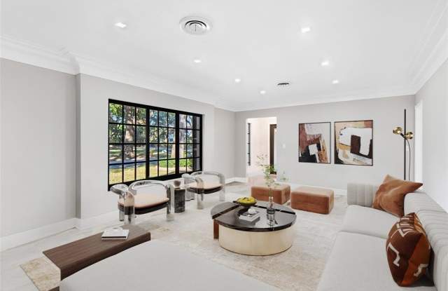 Photo of 3304 Alhambra Cir