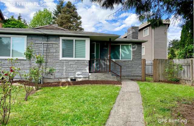 Light Rail Accessible Townhome- Northgate