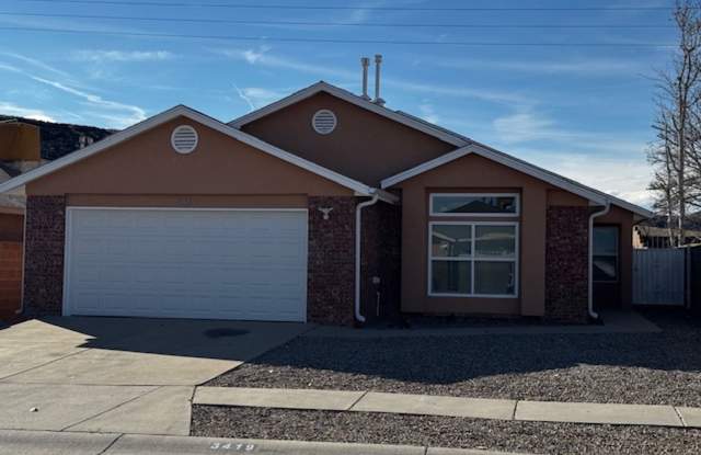 Spacious & Immaculate 3-Bed / 2-Bath Home
