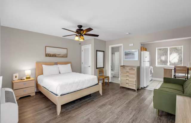 Oak Shores Studio 56