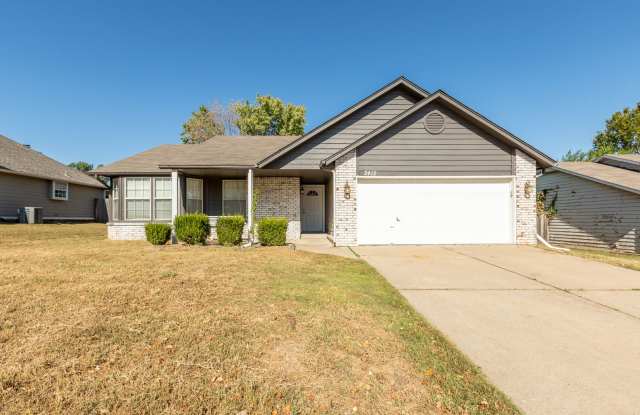 3 Bed | 2 Bath in Broken Arrow!