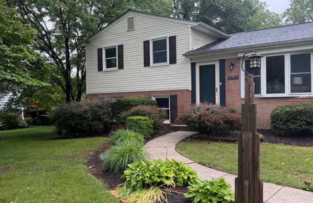 13703 SMALLWOOD COURT