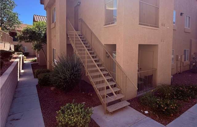 2110 Los Feliz Street