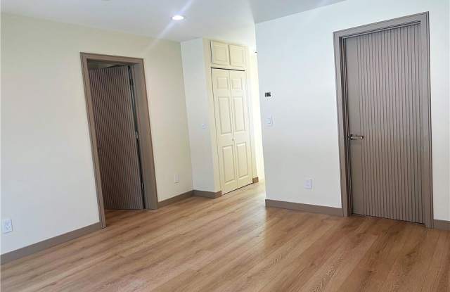 1514 East Woodbury Road