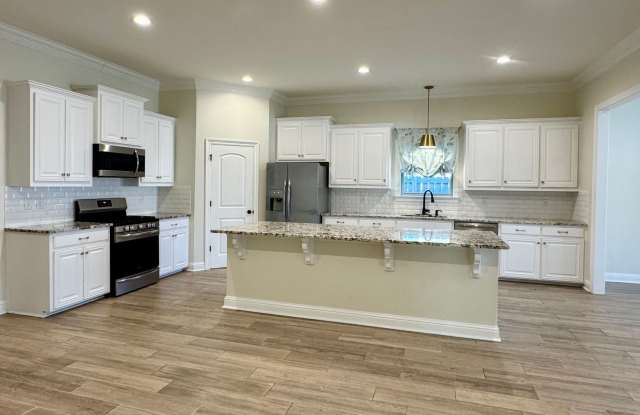 Photo of 4 bedroom 3 bathroom Spacious House for Rent in Reserve at Conway