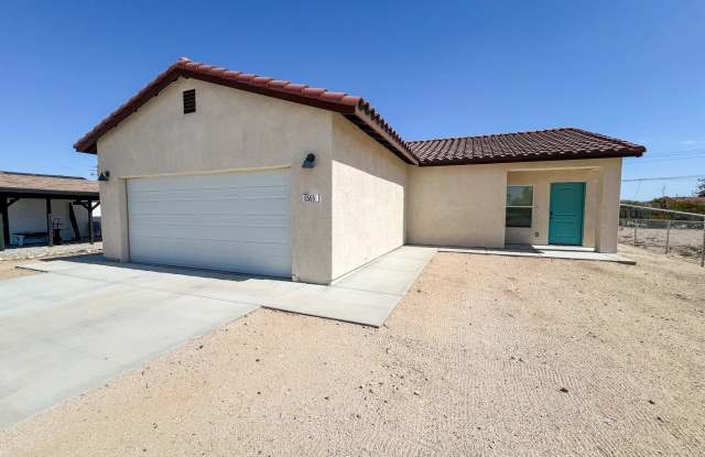 29 Palms Home with Solar