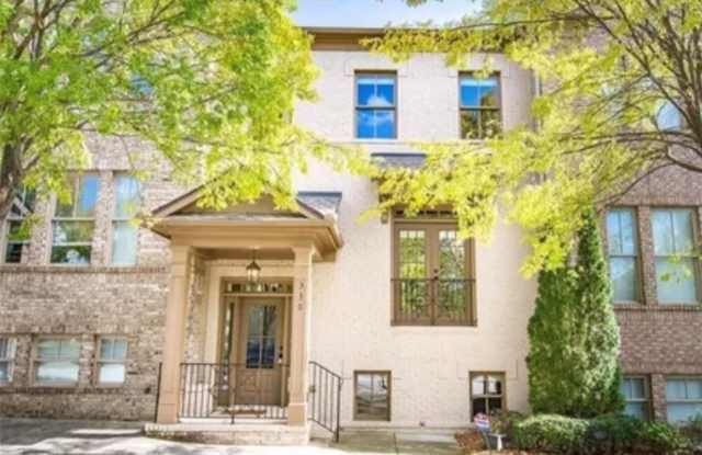 330 Suwanee Avenue