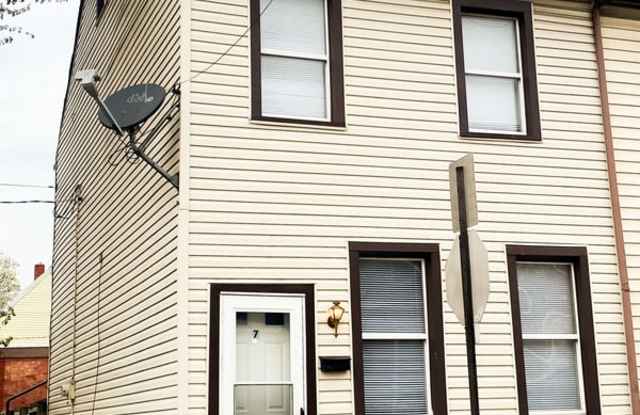 475 High St