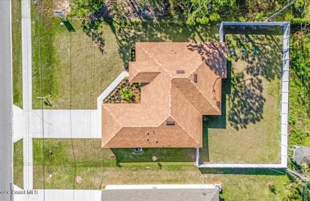 1606 San Filippo Drive SE