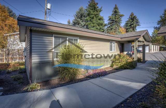 Cozy and Stylish 1 Bedroom and 1 Bathroom Cottage with Modern Features in Central Coeur d'Alene!