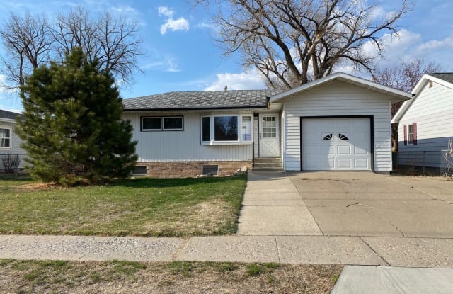 502 W. Ingals Avenue - 502 West Ingals Avenue, Bismarck, ND 58504