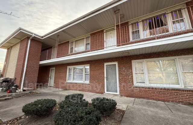 Photo of 1119 E Algonquin Rd # 2