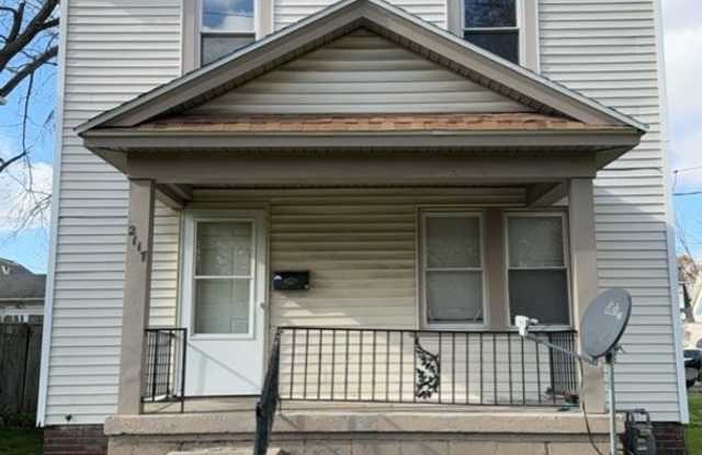 2117 Clinton St - 2117 Clinton Street, Toledo, OH 43607