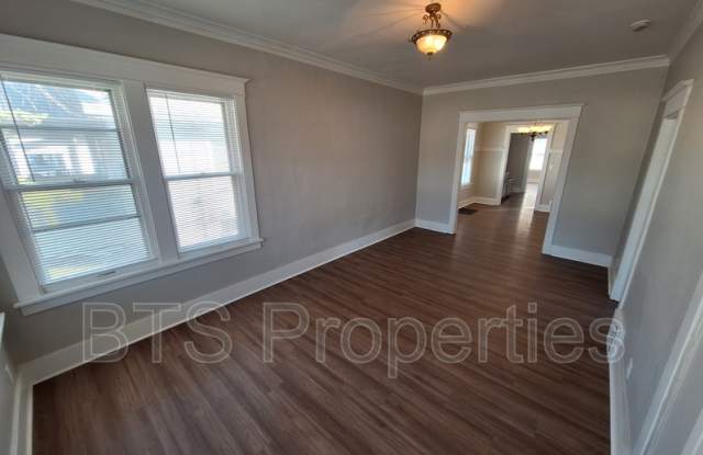 608 West Loucks Avenue