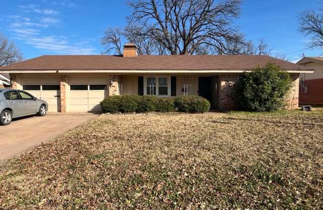 1525 Marsalis Drive