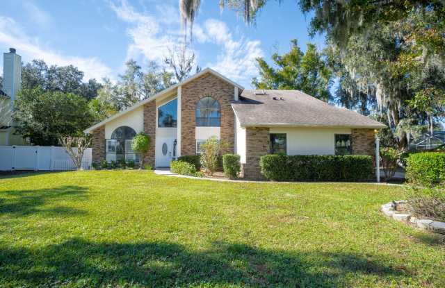 Photo of FOR RENT!!! STUNNING AND SPACIOUS SINGLE FAMILY HOME WITH LAKE VIEW...