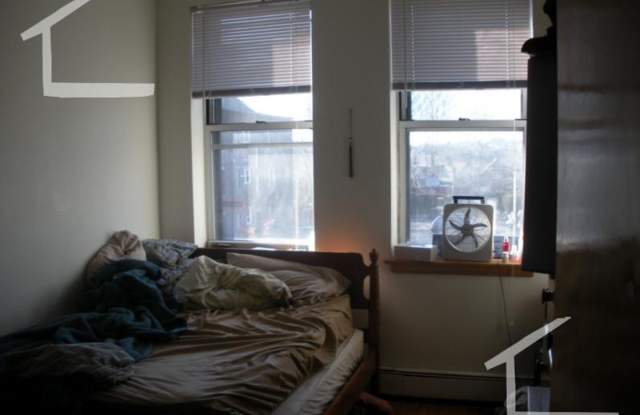 Nice, large, sunny 1 bed unit near the Green Line.