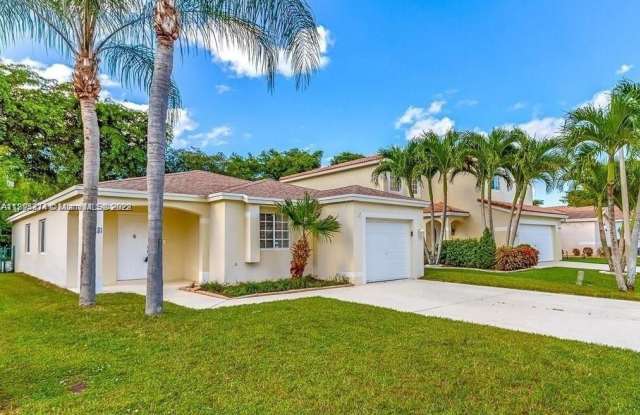 1213 SW 46th Way