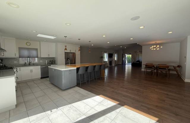 Photo of Single story - 3 bedroom, 3 bath + bonus room