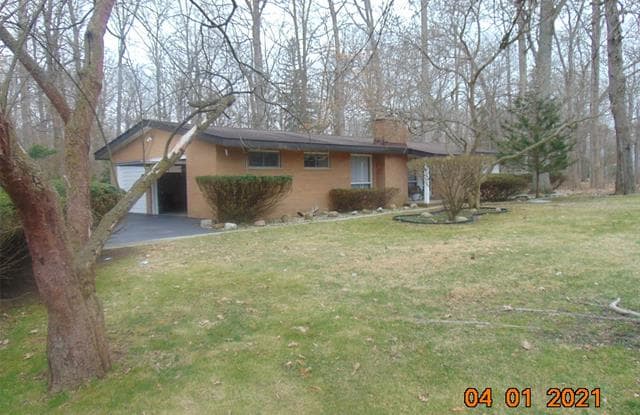 23695 OAK GLEN Drive - 23695 Oak Glen Drive, Southfield, MI 48033