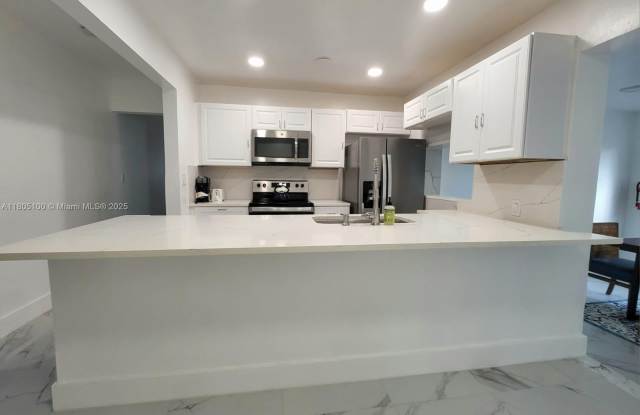 Photo of 900 SW 31st