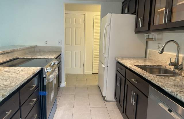 2 Bedroom View Condo of Truckee River!