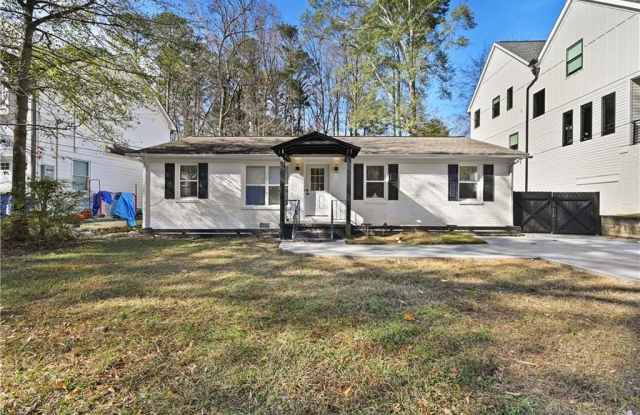 1728 Wayland Circle NE