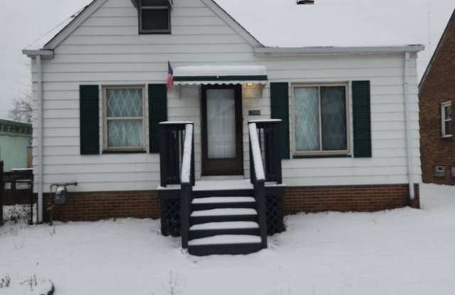 2-Bedroom + Bonus Room Bungalow with Basement – Flexible Living Space